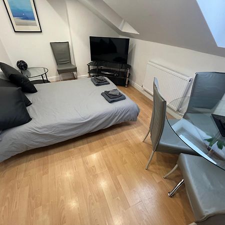 Cosy Penthouse Suite Happily Sleeps Up To Five 할리팩스 외부 사진