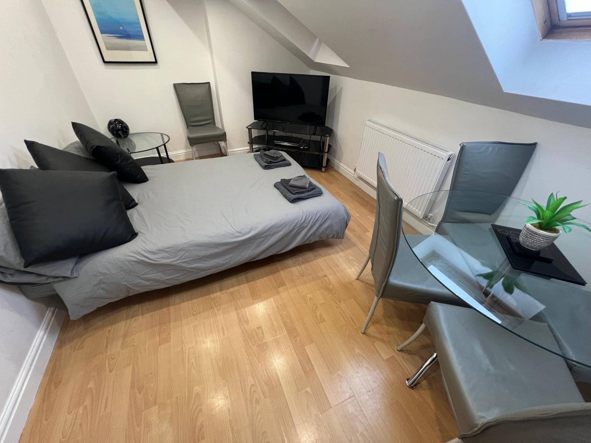 Cosy Penthouse Suite Happily Sleeps Up To Five 할리팩스 외부 사진